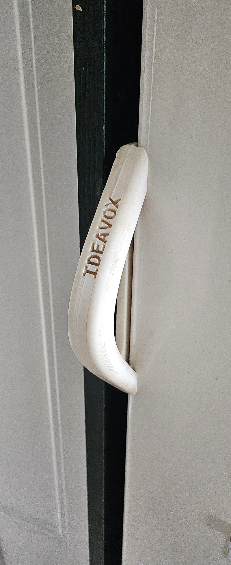 Réparation d'une poignée de porte de réfrigérateur